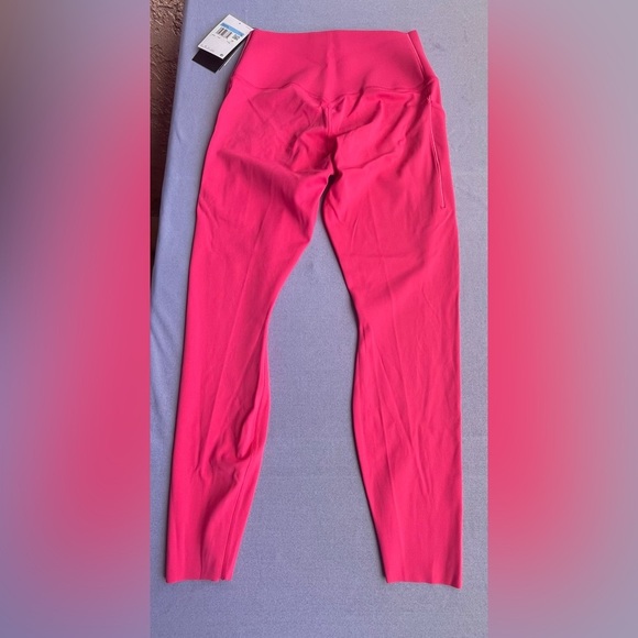 Nike Bright Pink Athletic Leggings - Picture 6 of 7
